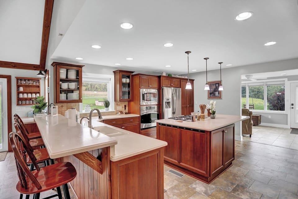 Large Fully Stocked Farm Kitchen