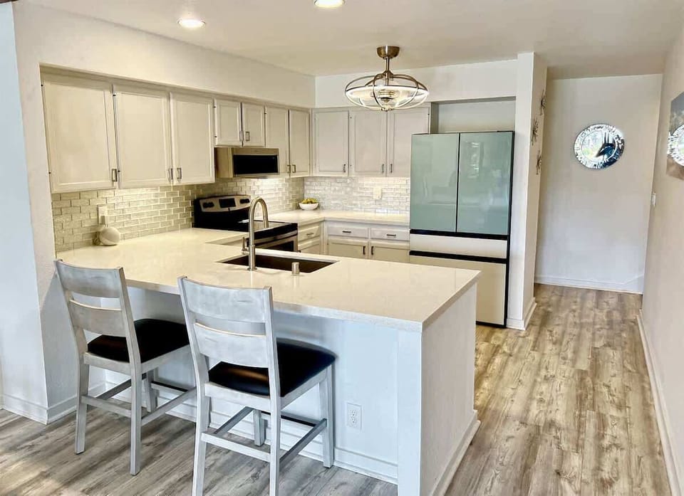 New custom kitchen with state-of-the-art appliances
