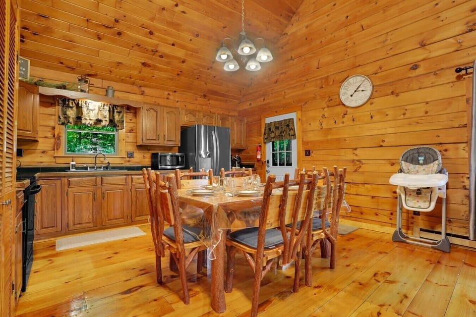 Open Floor Plan- Dining Table with Seating for 6