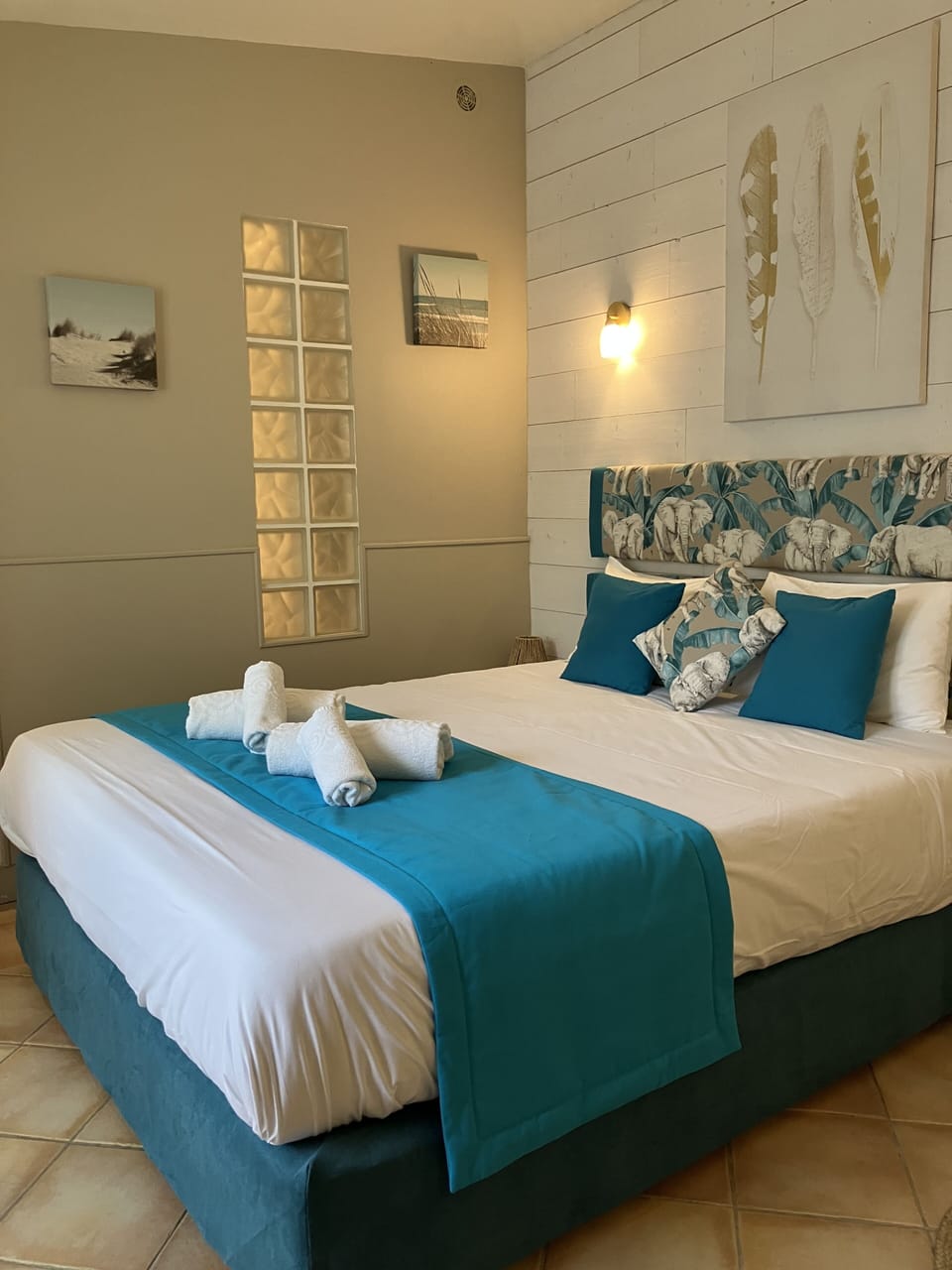 Superior Double Room, Terrace (Triple) | Individually decorated, individually furnished, desk, blackout drapes