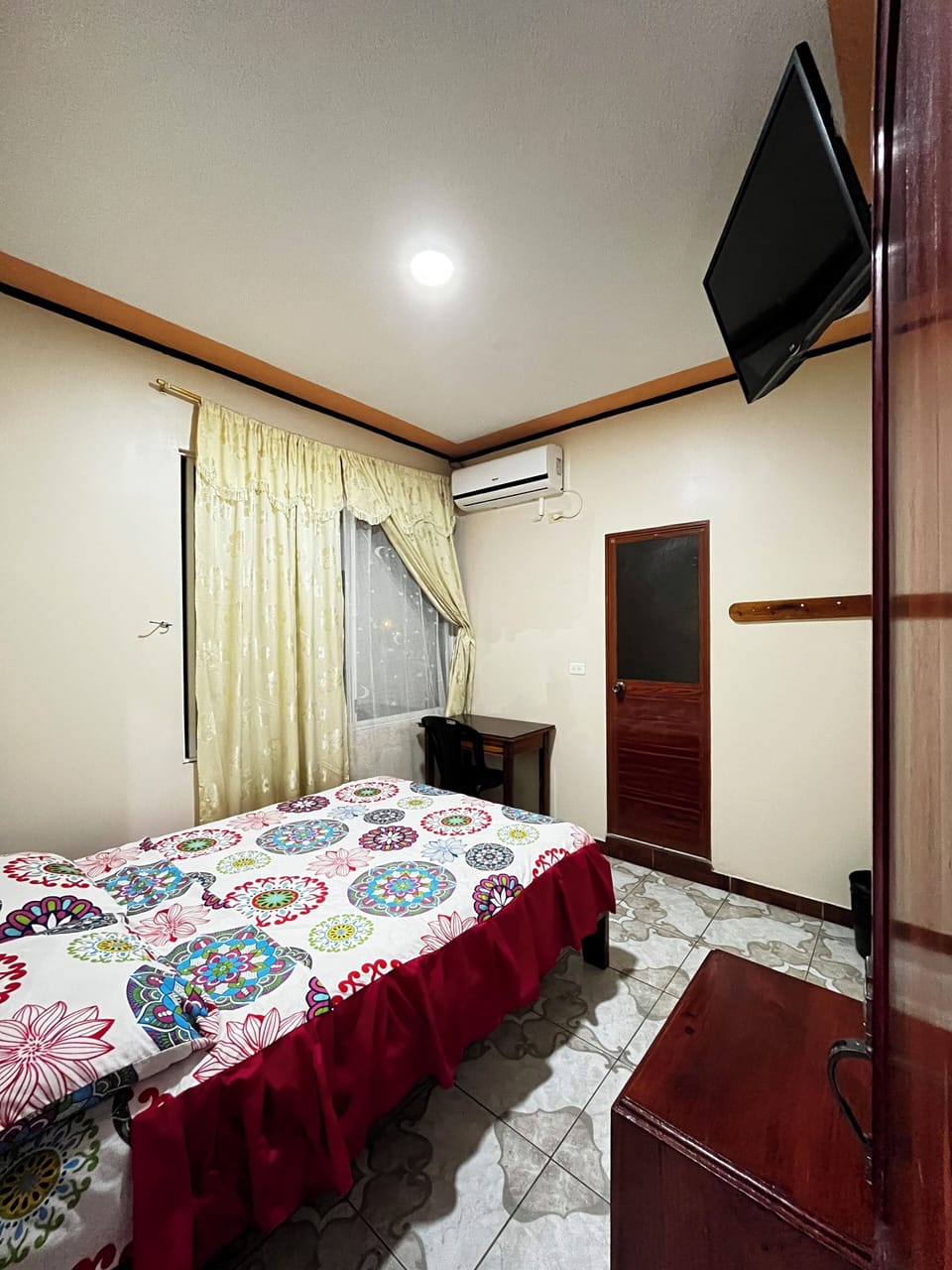 Comfort Single Room | WiFi (free), bed sheets