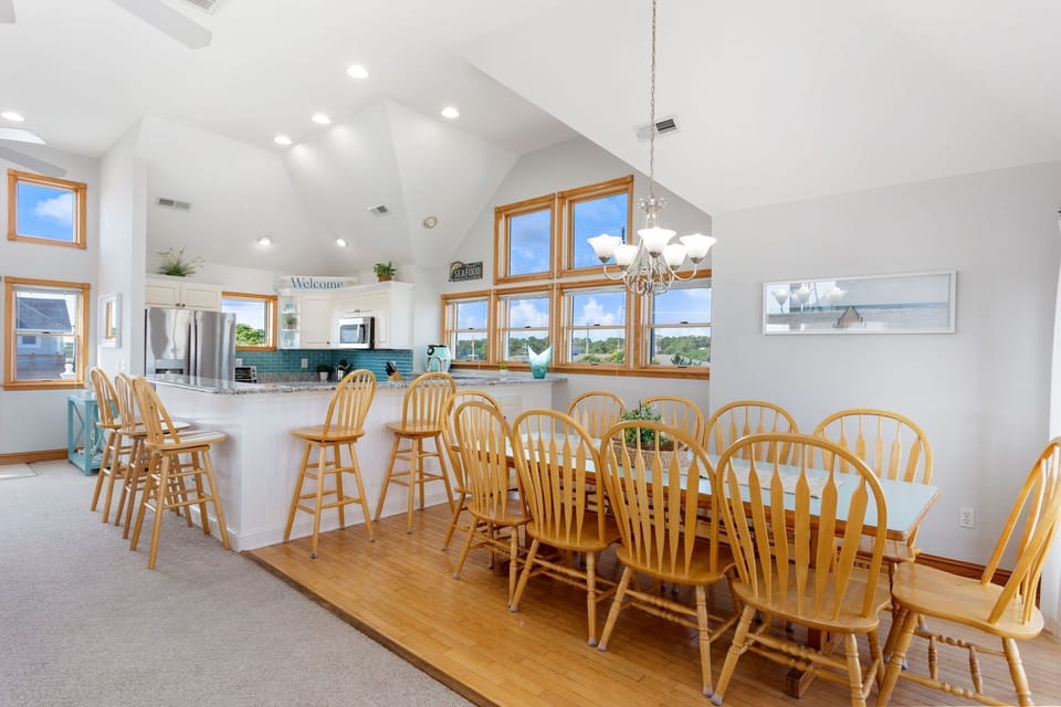 Kitchen dining