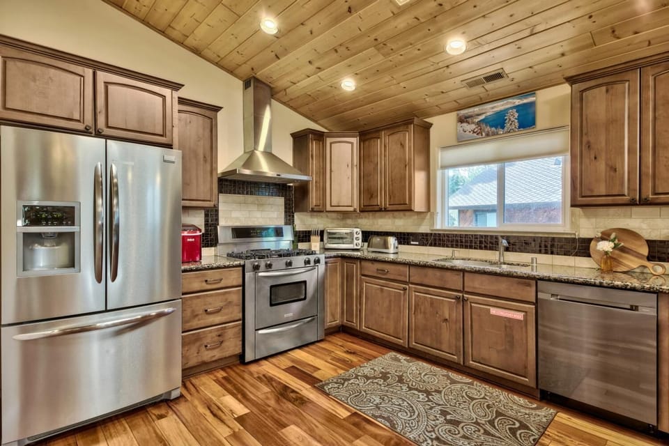 Great room with Living room , Dinning and Kitchen. A Fire Place also