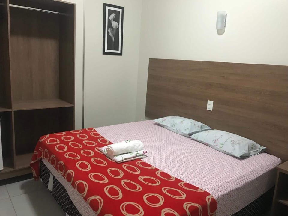 Minibar, WiFi (free), bed sheets