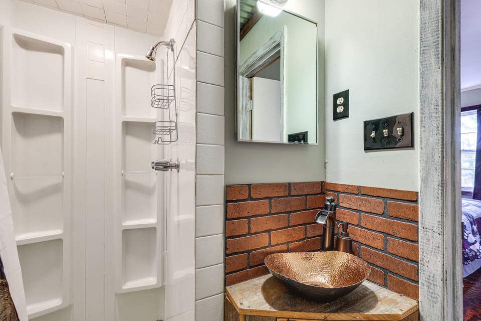 Full Bathroom