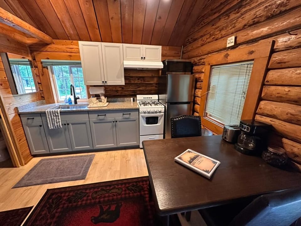 Peterson Cabin  | Private kitchen | Coffee/tea maker, fridge, microwave, oven