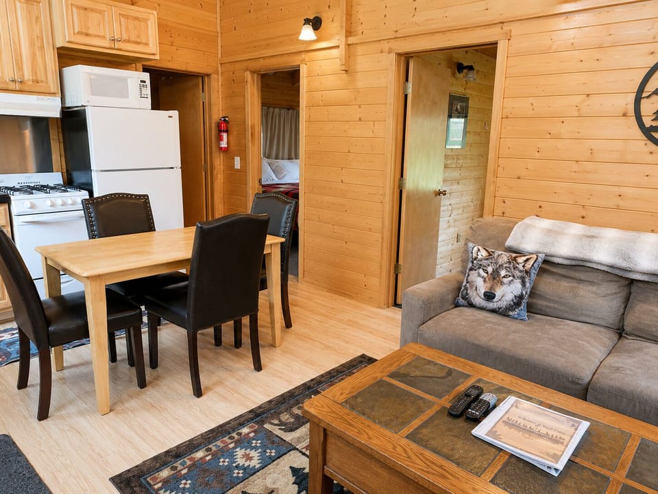 Wolf's Den | Living area | Flat-screen TV