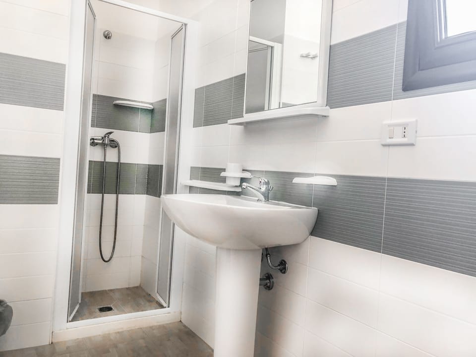 Minibar, desk, rollaway beds, free WiFi