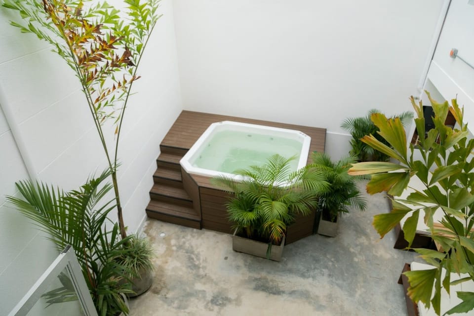 Indoor spa tub