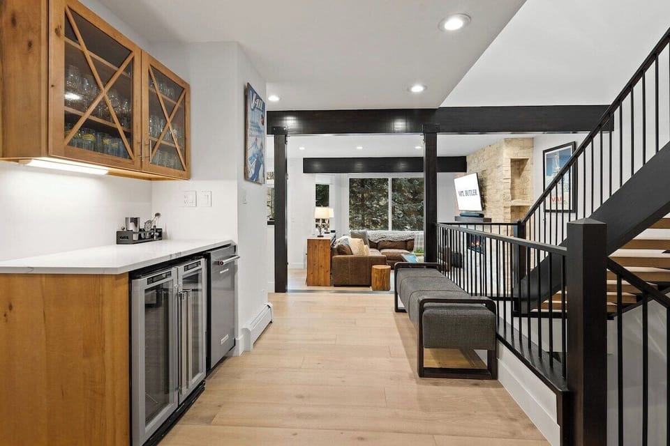 Wet Bar and Wine Fridge