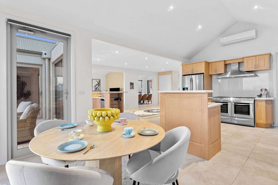 Kitchen Dining 