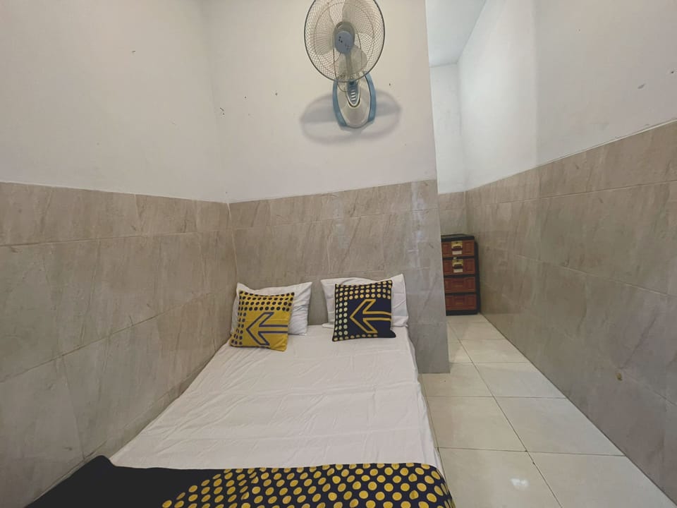 Basic Double Room | Desk, laptop workspace, free WiFi, bed sheets