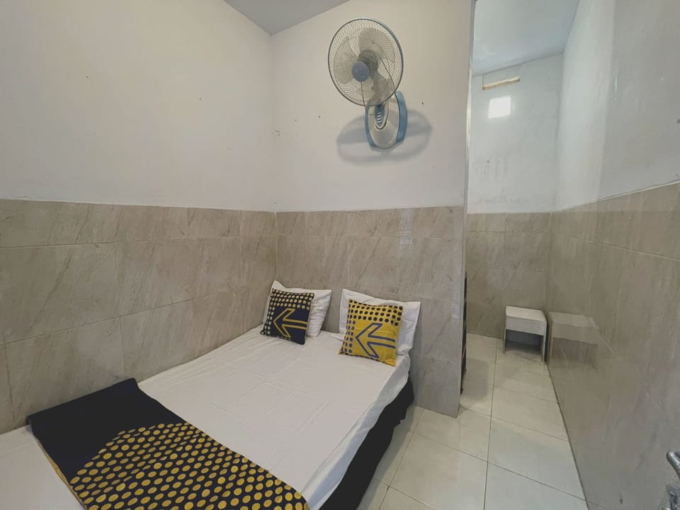 Basic Double Room | Desk, laptop workspace, free WiFi, bed sheets