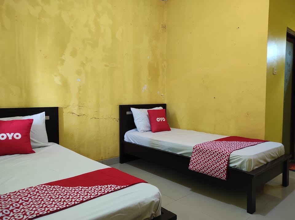 Standard Twin Room | Laptop workspace, free WiFi, bed sheets