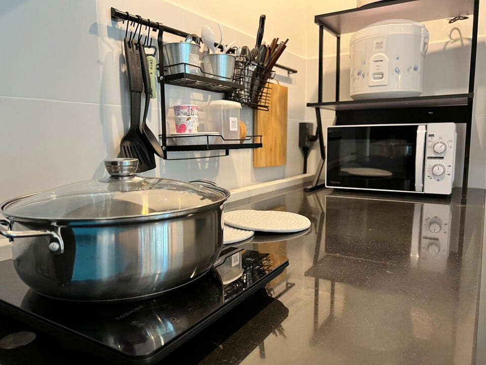 Fridge, microwave, stovetop, electric kettle
