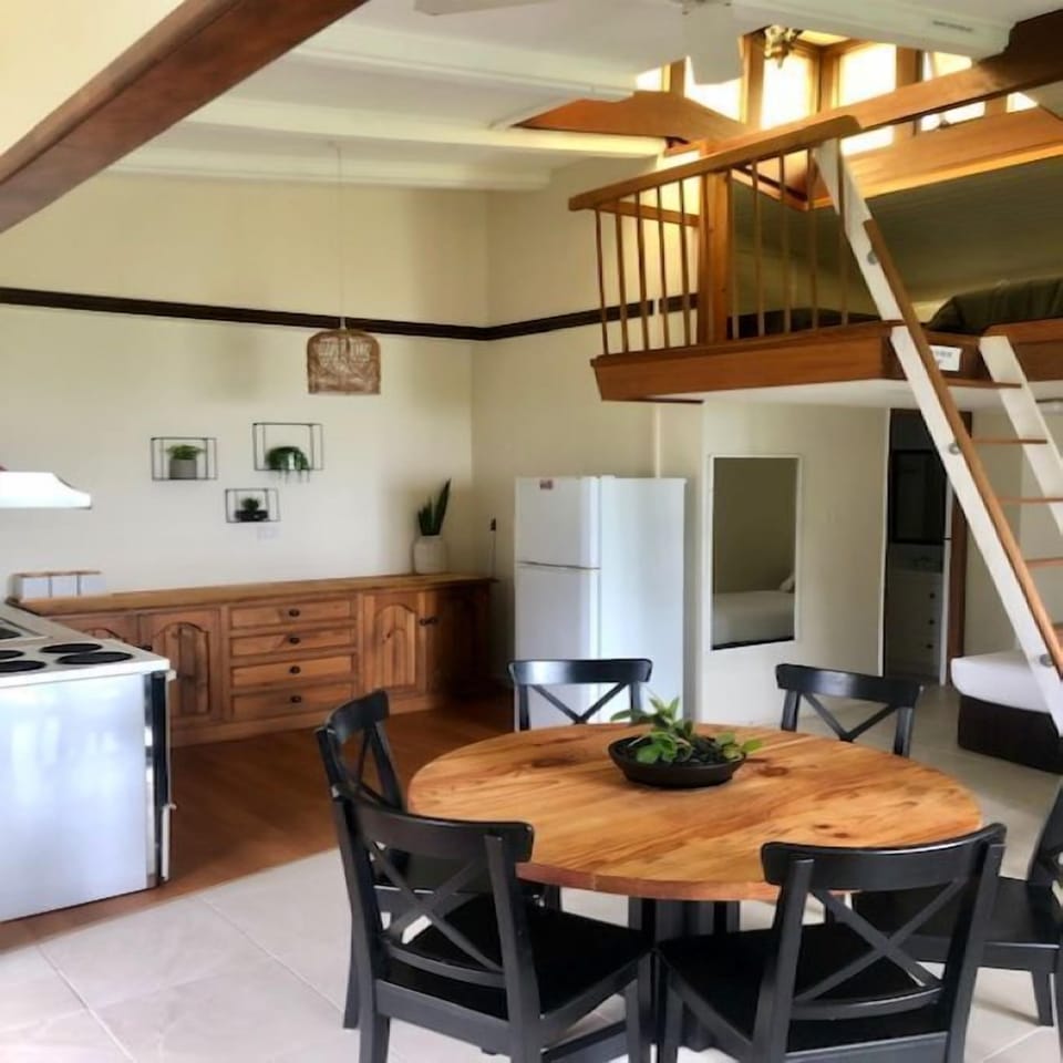 Loft Apartment | In-room dining