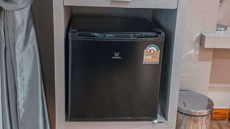 Mini-refrigerator