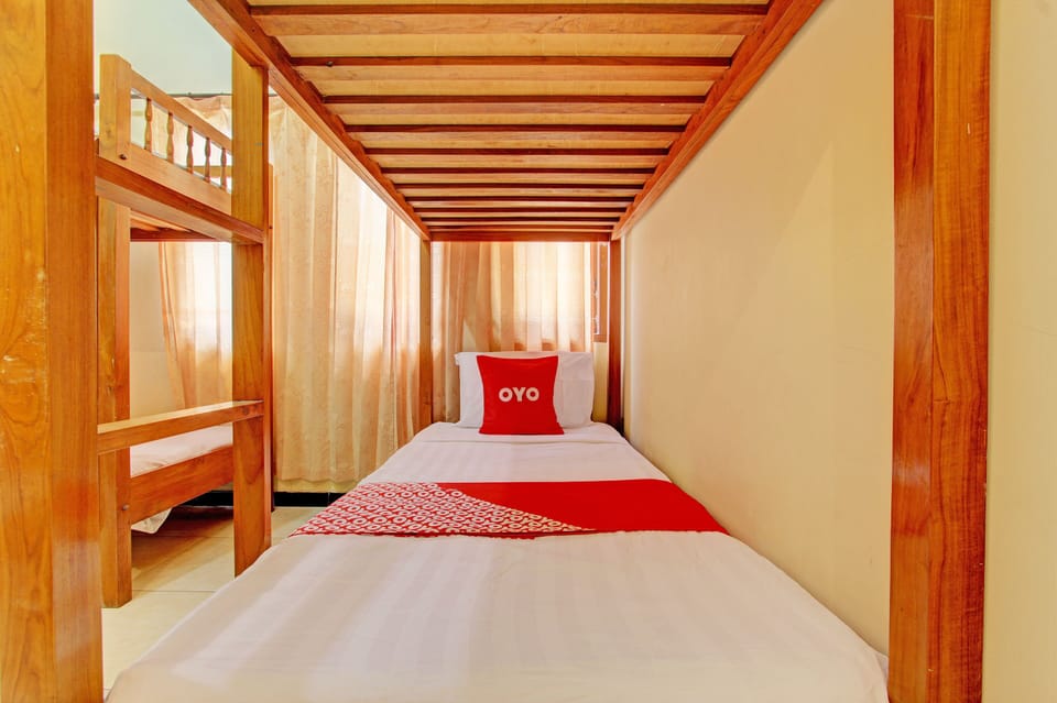 Standard Single Room | Free WiFi, bed sheets