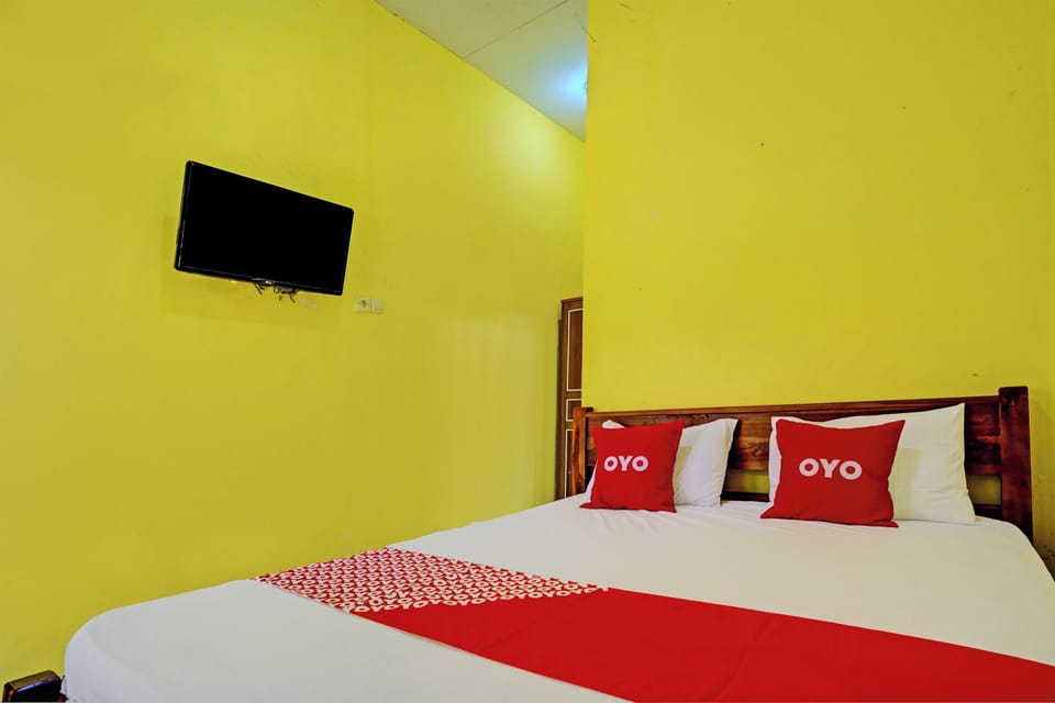 Standard Double Room | Desk, WiFi (free), bed sheets