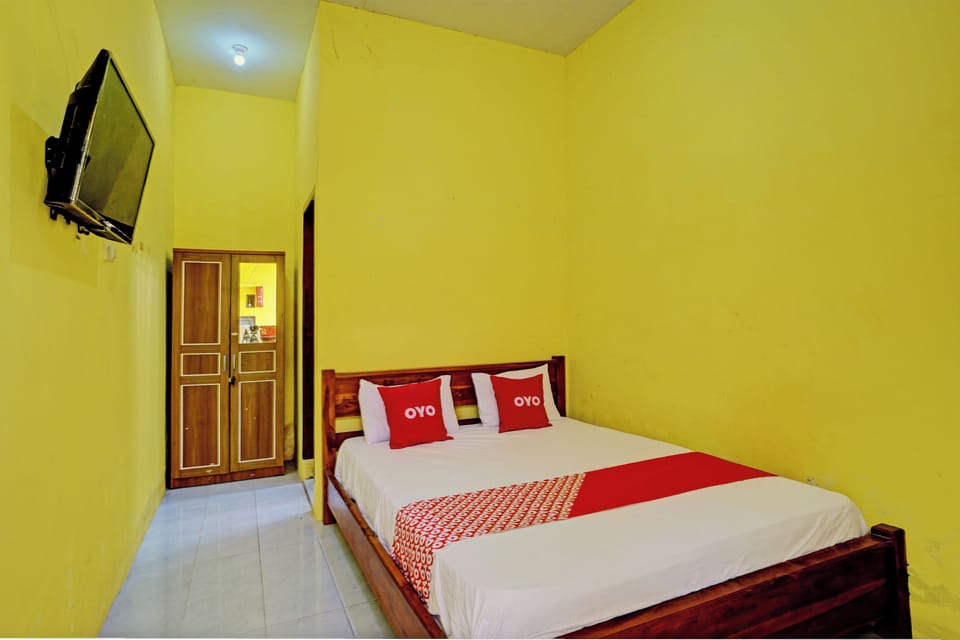 Standard Double Room | Desk, WiFi (free), bed sheets