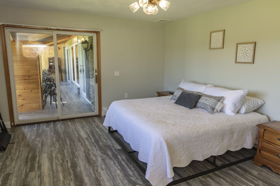 The Tamarind Room | Iron/ironing board, free WiFi, bed sheets