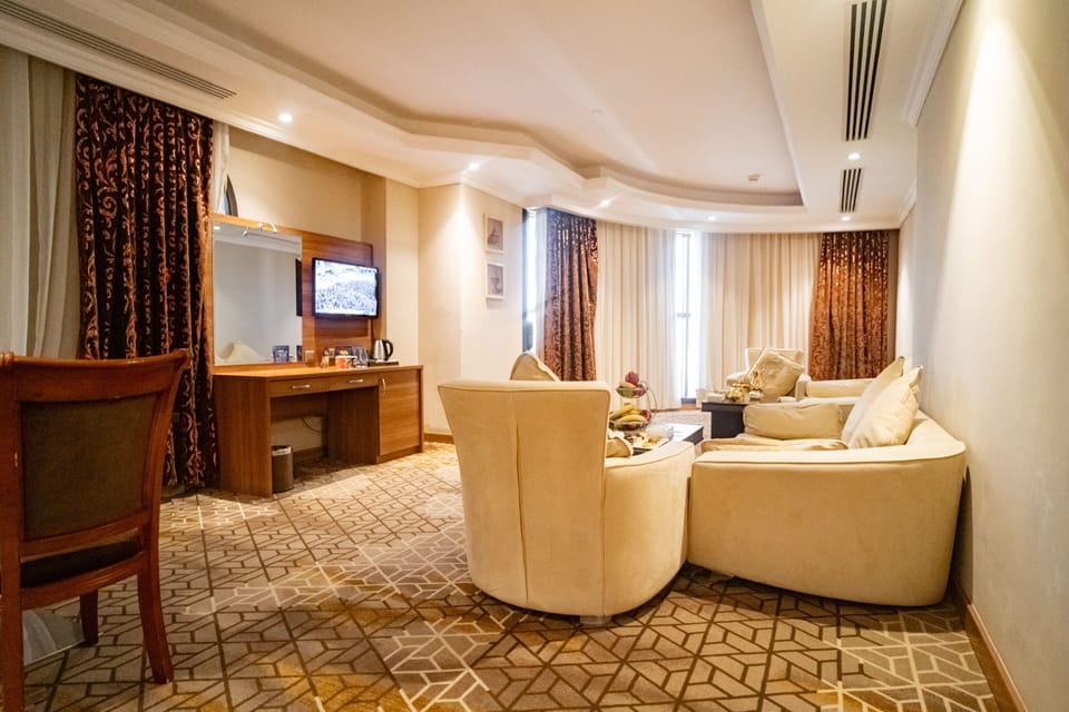 Standard Quadruple Room | In-room safe, iron/ironing board (on request), WiFi (free)