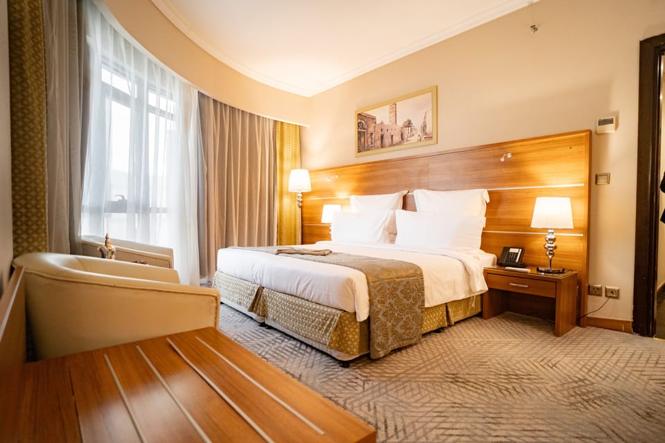 Standard Double or Twin Room | In-room safe, iron/ironing board (on request), WiFi (free)