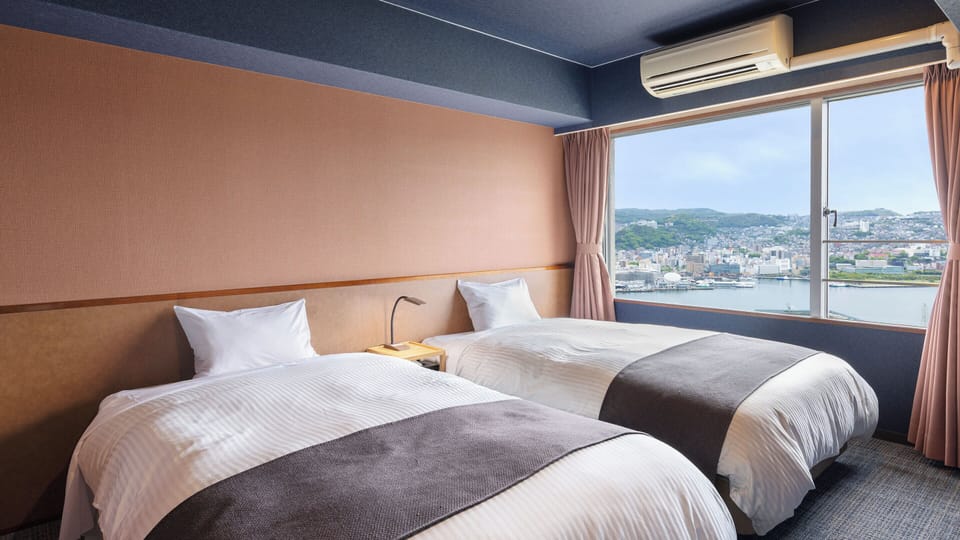 In-room safe, bed sheets