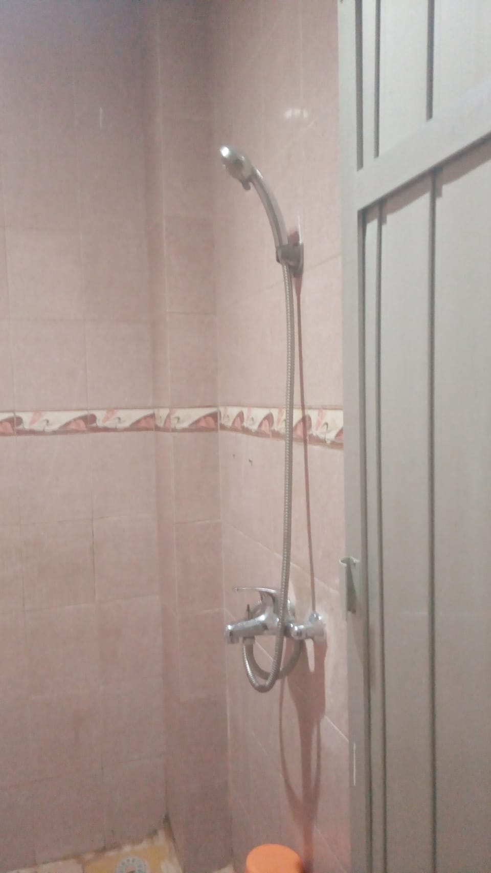 Standard Double Room | Bathroom | Shower, towels