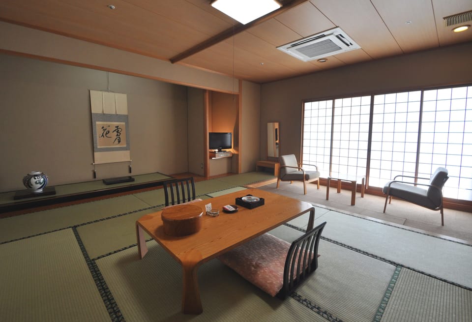 Tamana Onsen Hotel Shirasagi Ryokan in Japan