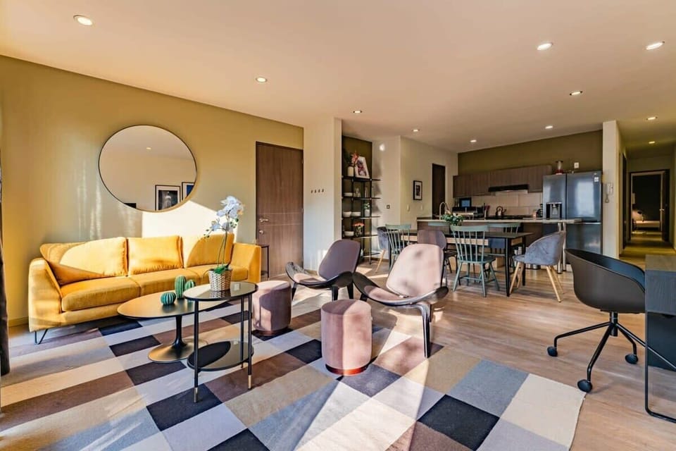 This modern, kid friendly condo is perfect for a small family or friend’s getaway