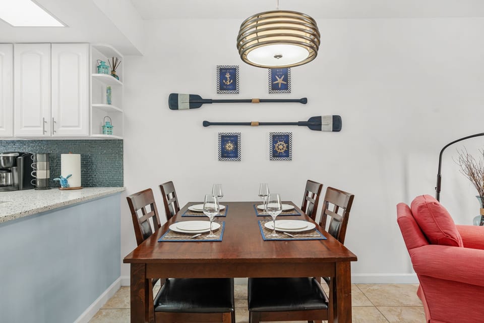 Condo, 1 Bedroom | Dining