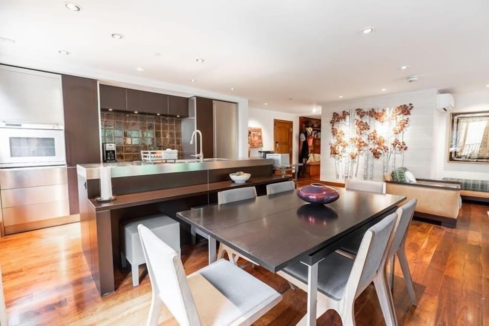 Condo, 2 Bedrooms | Dining