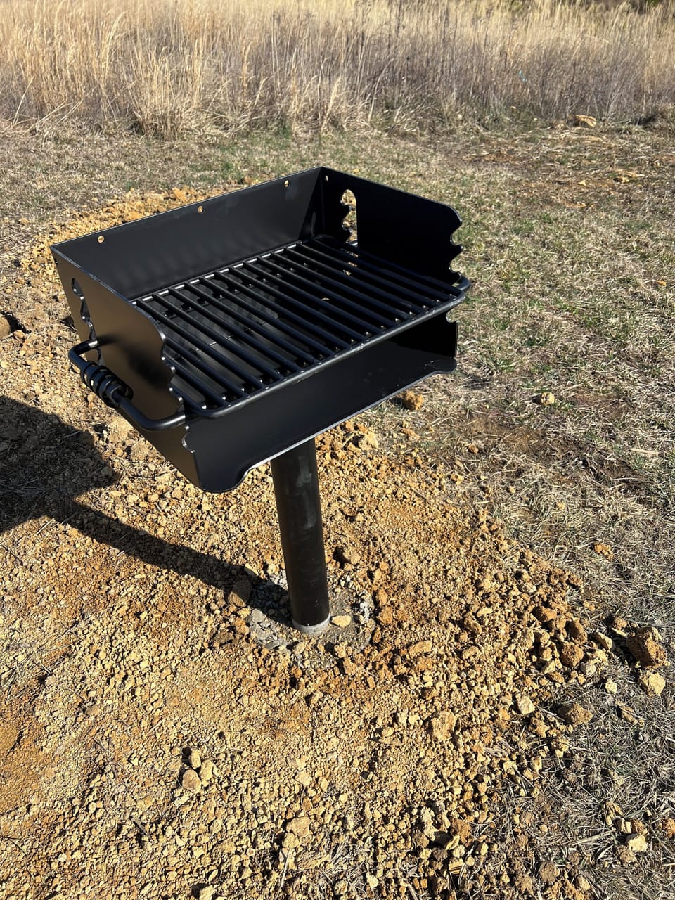 Charcoal grill (Charcoal not provided)