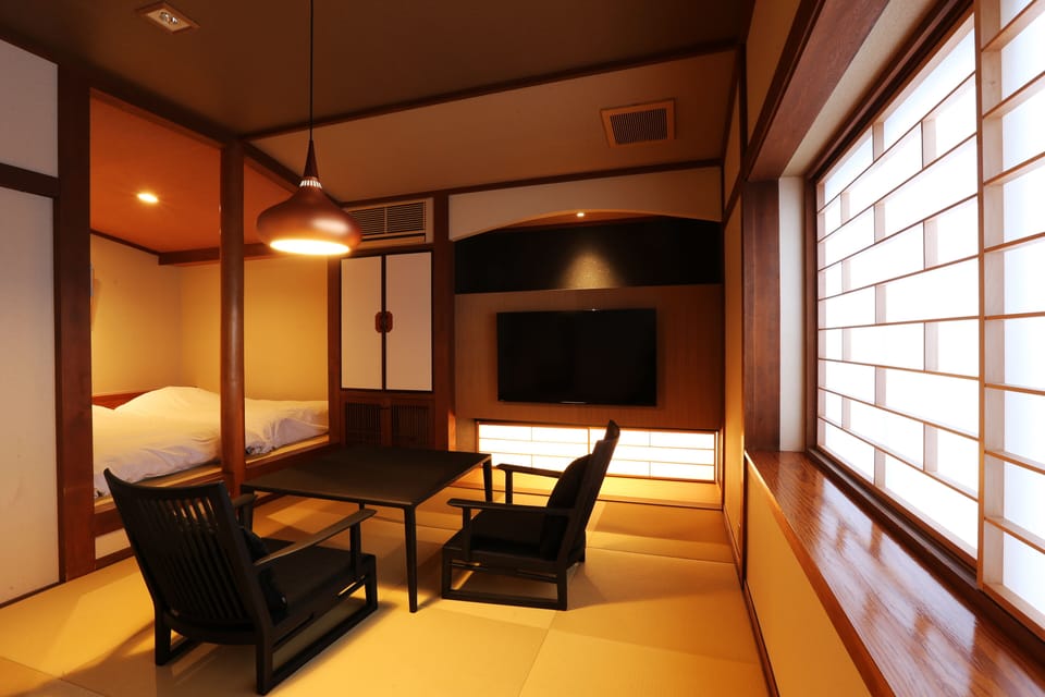 Twin Room | Down comforters, in-room safe, WiFi (free), individually decorated