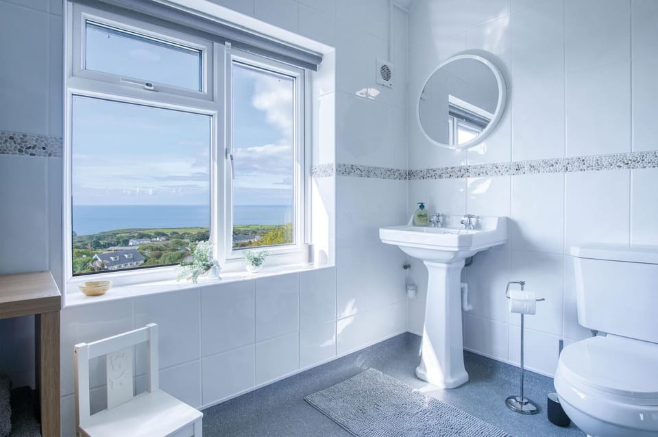 Windy Walls -  3 Bedroom Holiday Home - Rhossili (3675)