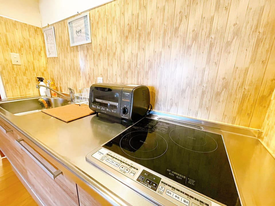 Shared fridge, microwave