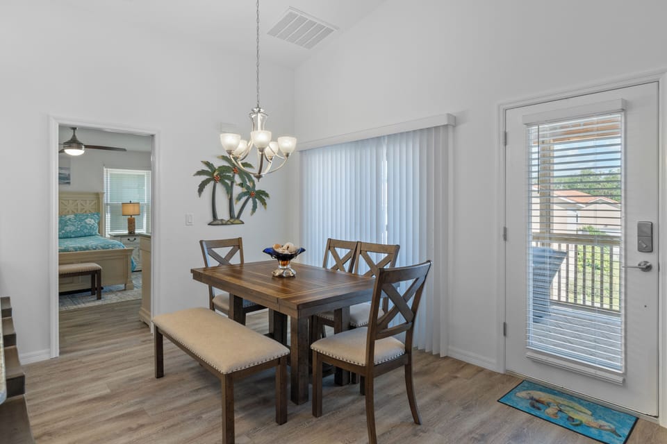 Dining table for 6 people