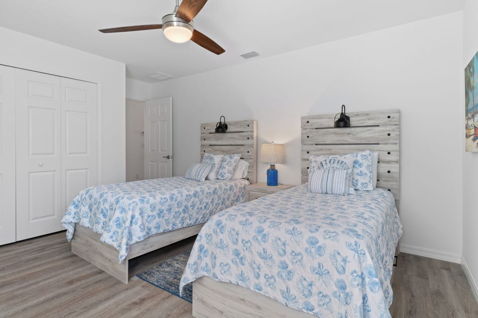 Third bedroom with 2 Twins