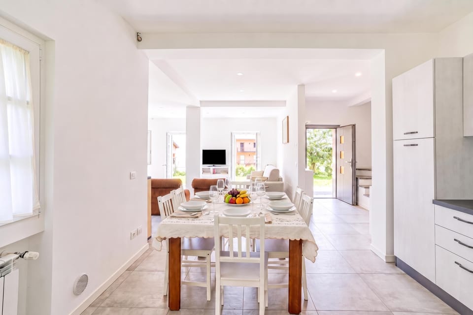 Kitchen and dining area