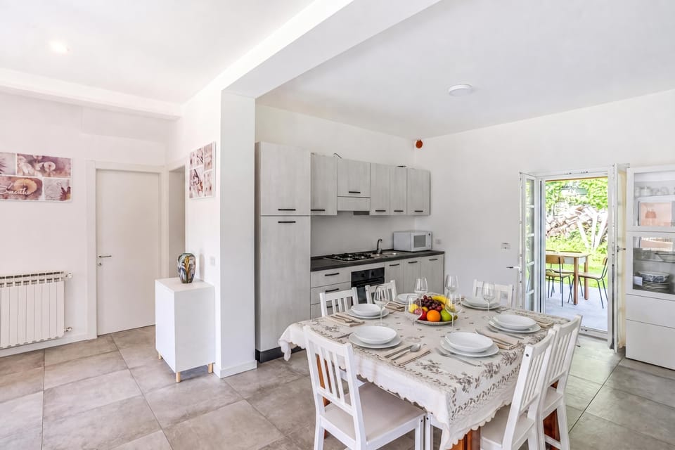 Kitchen and dining area