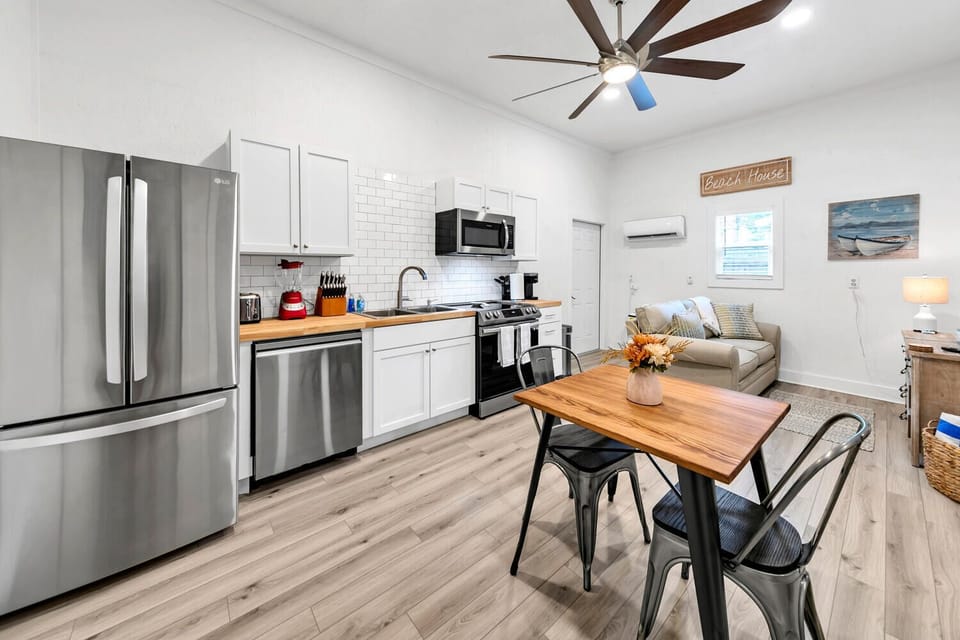 Full Kitchen!