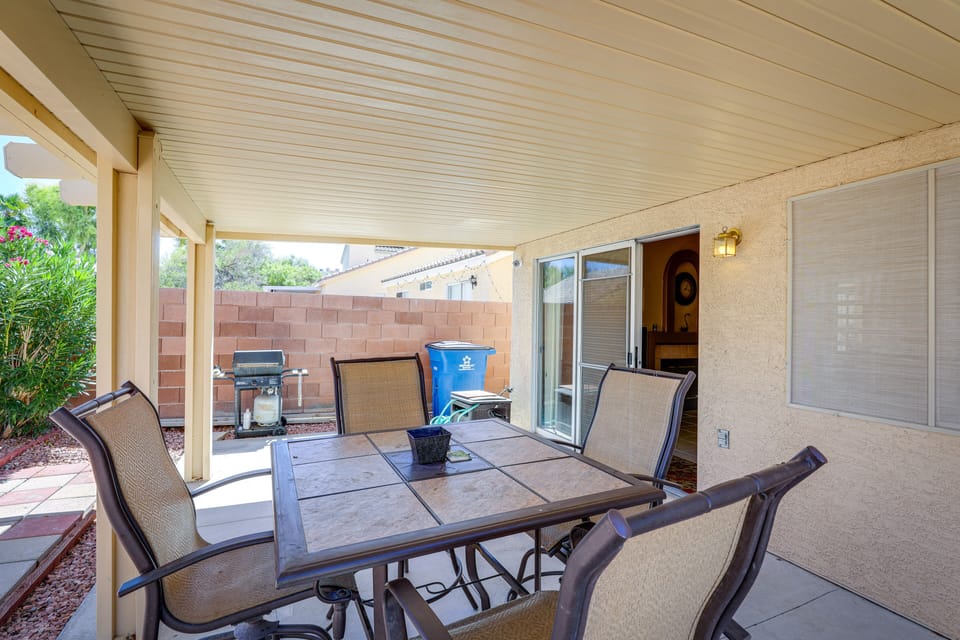 Patio | Gas Grill (Propane Provided)