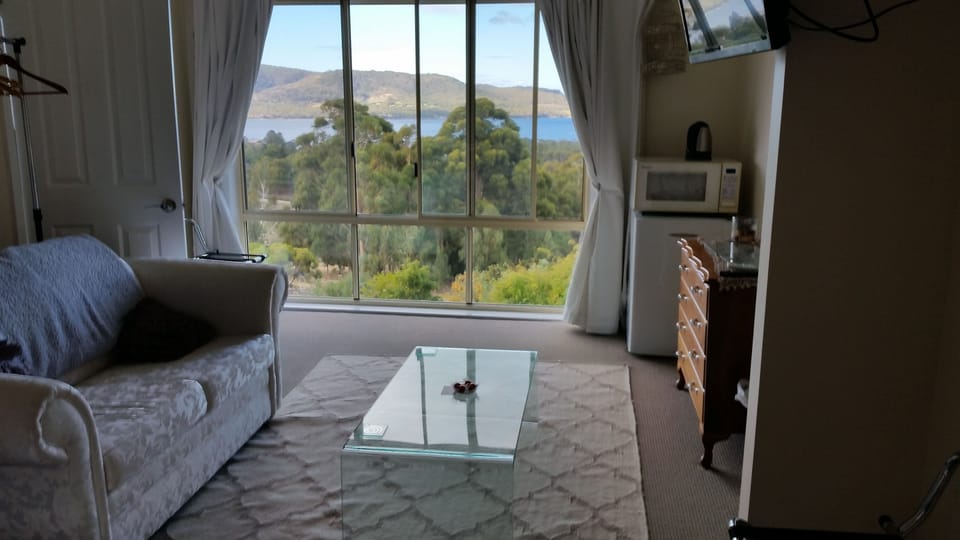 Bruni Room | Water view