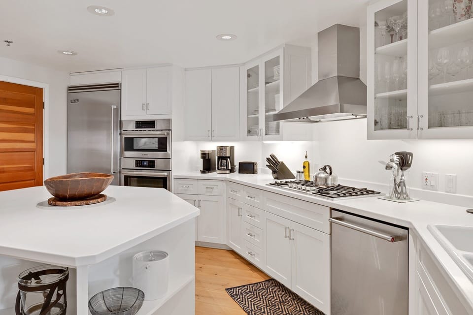 Modern chefs kitchen is ideal for entertaining or preparing family dinners.