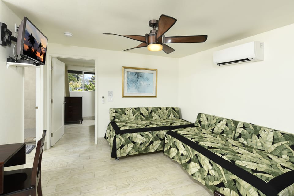 Standard Cottage, 1 Bedroom, Ocean View | Living area | Flat-screen TV