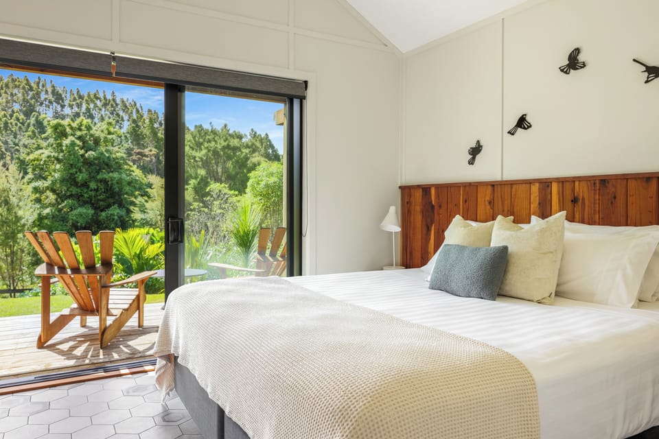 Deluxe Cottage, Garden View | Blackout drapes, soundproofing, free WiFi