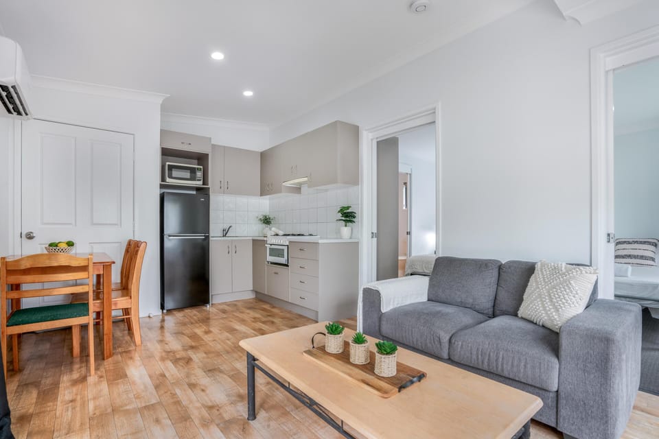 Standard Cabin | Living area | Flat-screen TV
