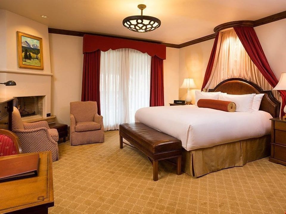 Get a good night's sleep in the plush king bed.