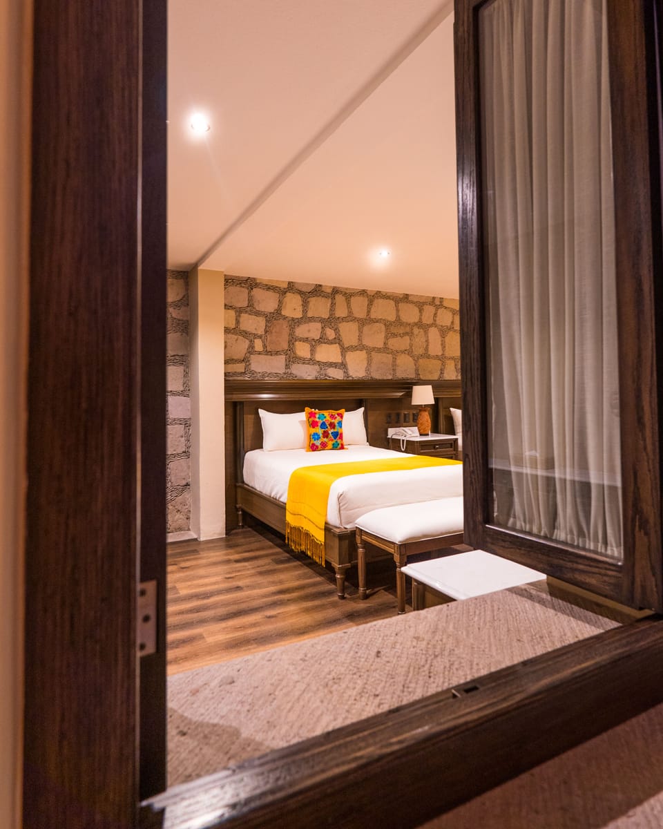 Family Room | 1 bedroom, in-room safe, desk, soundproofing